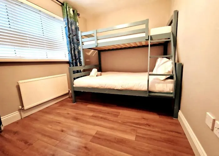 Apartament Your - Four Bed With Parking!